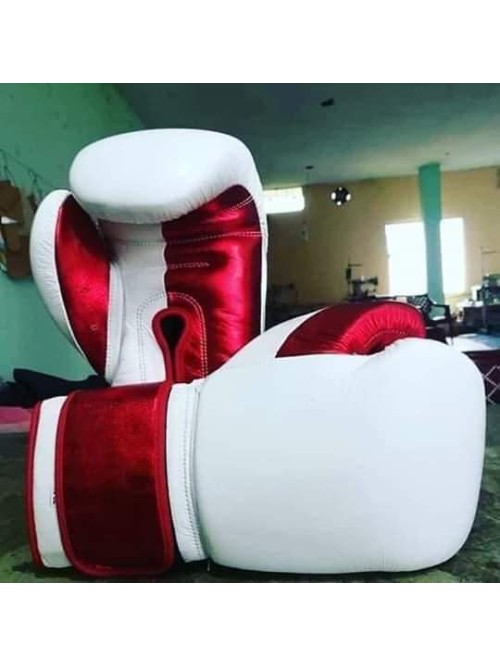 Fully customizable boxing gloves