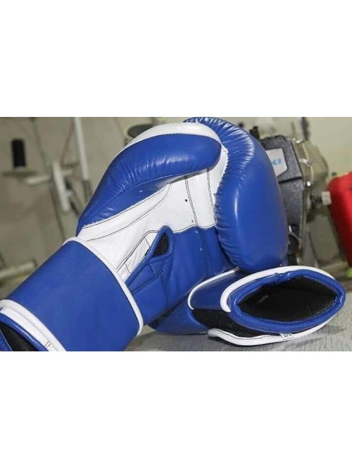 Fully customizable boxing gloves