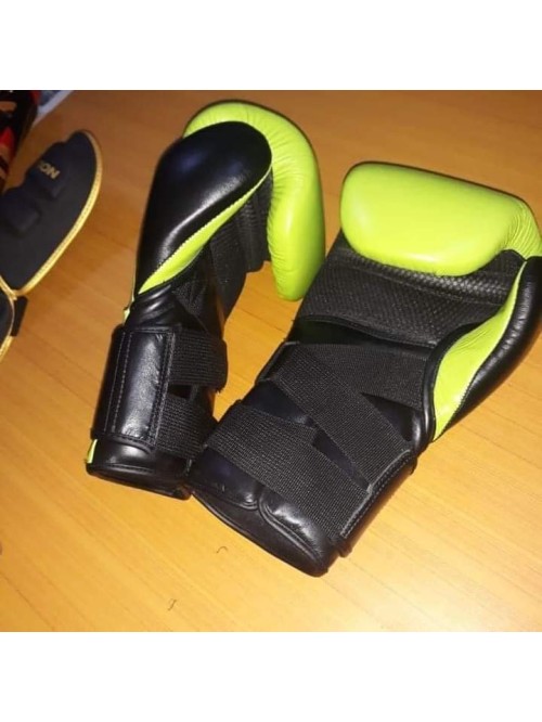 Fully customizable boxing gloves