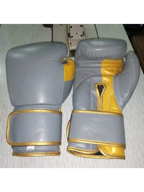 Fully customizable boxing gloves